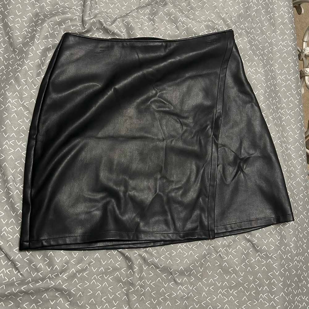 Black leather skirt size medium